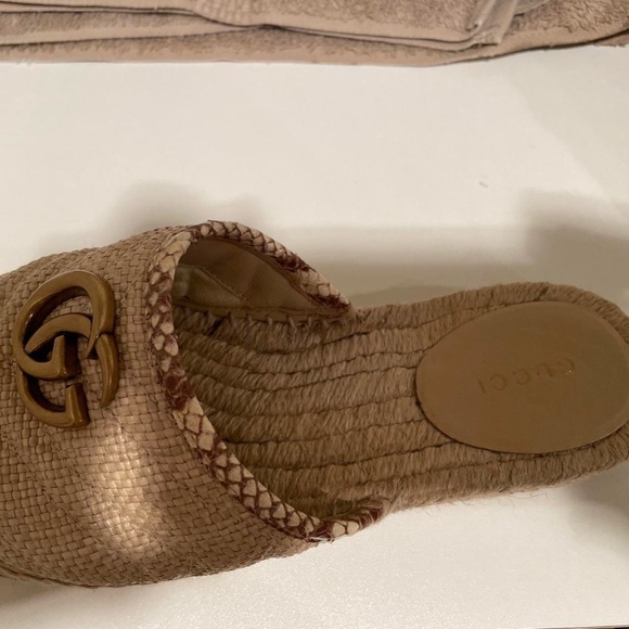 Gucci tan and gold espadrille mules - Picture 3 of 4